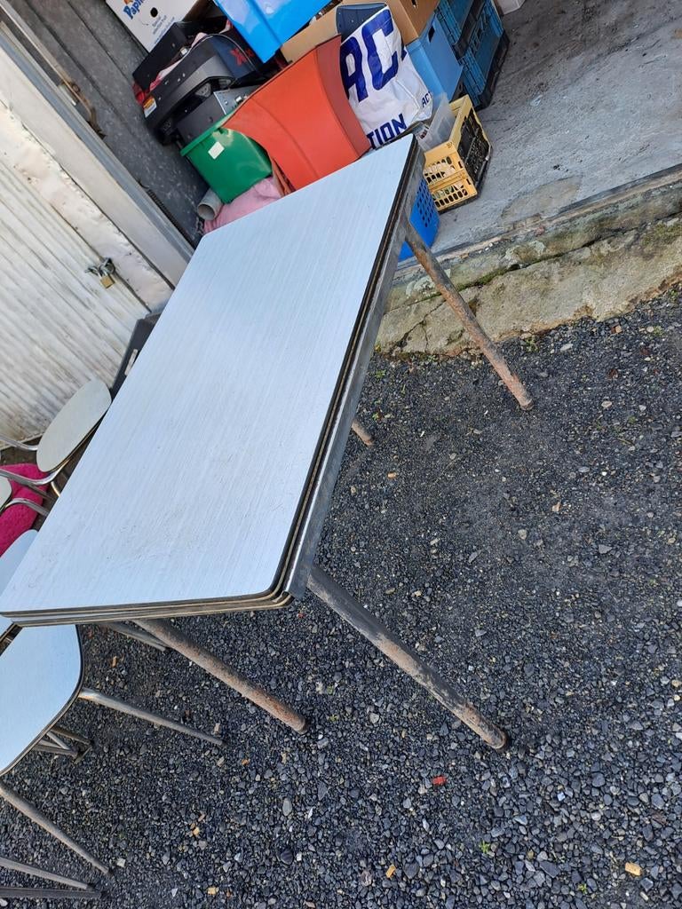 Table de cuisine + chaises, Enlèvement