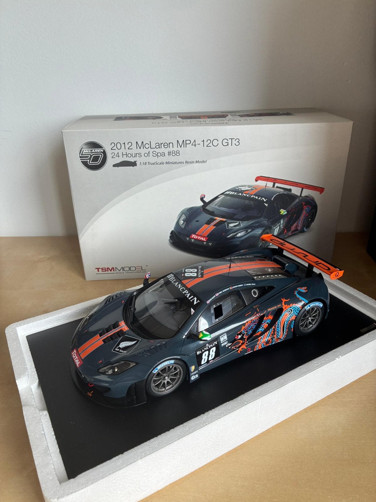 Mclaren gt3 24h spa 2012 1:18, Enlèvement ou Envoi, Comme neuf