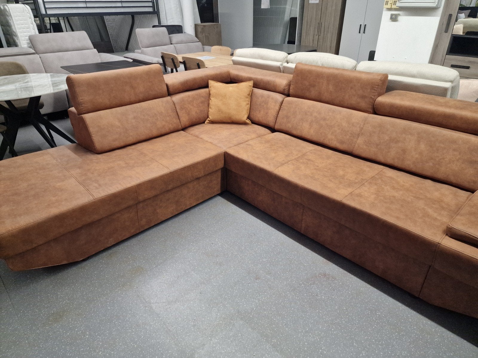 hoeksalon 999 €, Ophalen