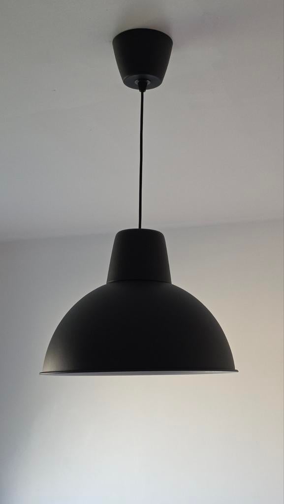 Hanglampen Antal 2, Ophalen