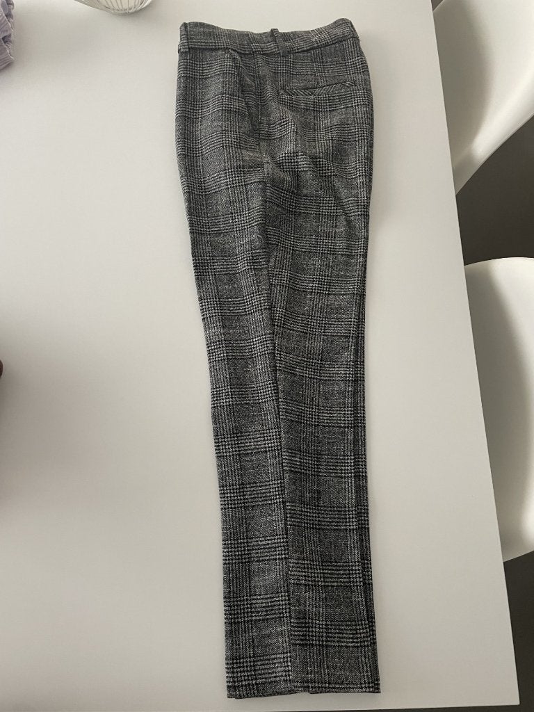 Geruit zwart/wit geklede broek van H&M maat 36, Kleding | Dames, H&M, Zwart, Ophalen of Verzenden, Zo goed als nieuw