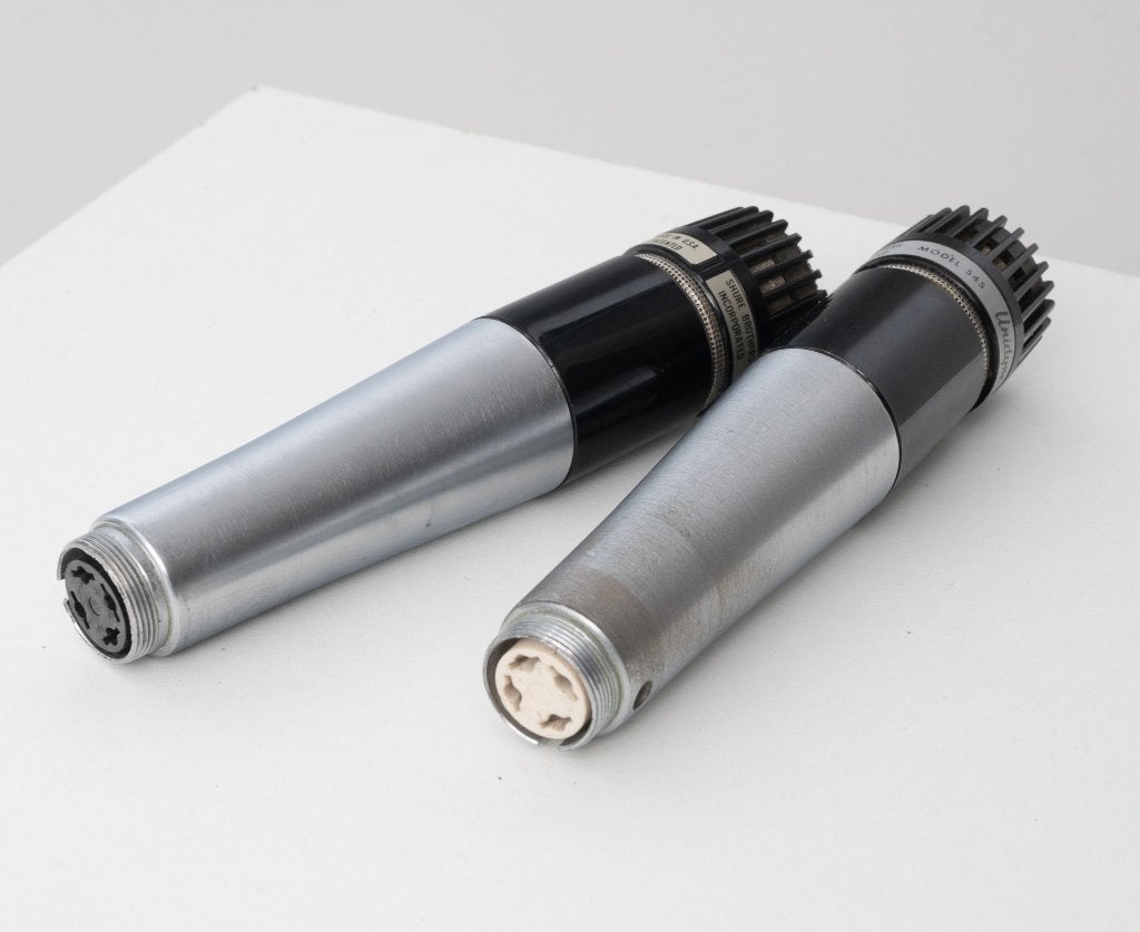 2 Micro Shure Unidyne III modèle 545 MK1 - années 60/70, Musique & Instruments, Enlèvement ou Envoi, Utilisé, Micro chant