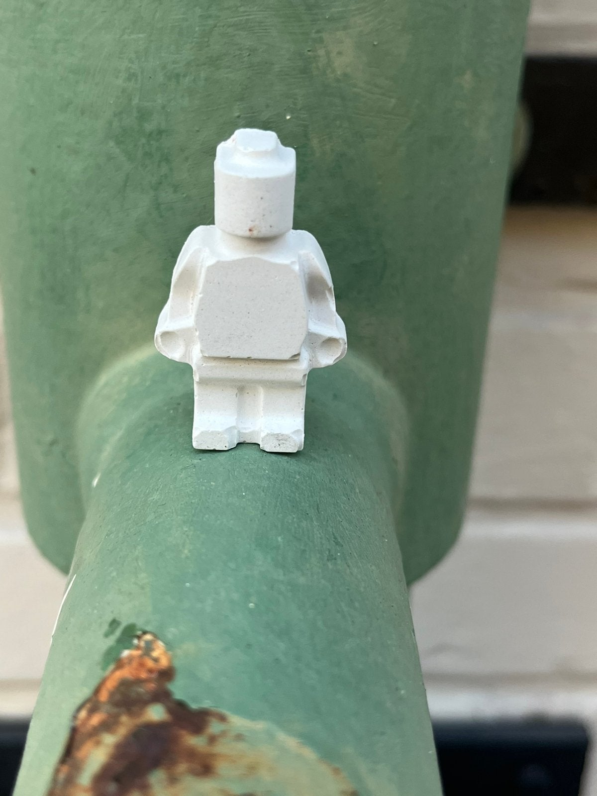 “Dit Lego-magneetje van gips, Huis en Inrichting, Woonaccessoires | Wanddecoraties, Ophalen, Zo goed als nieuw