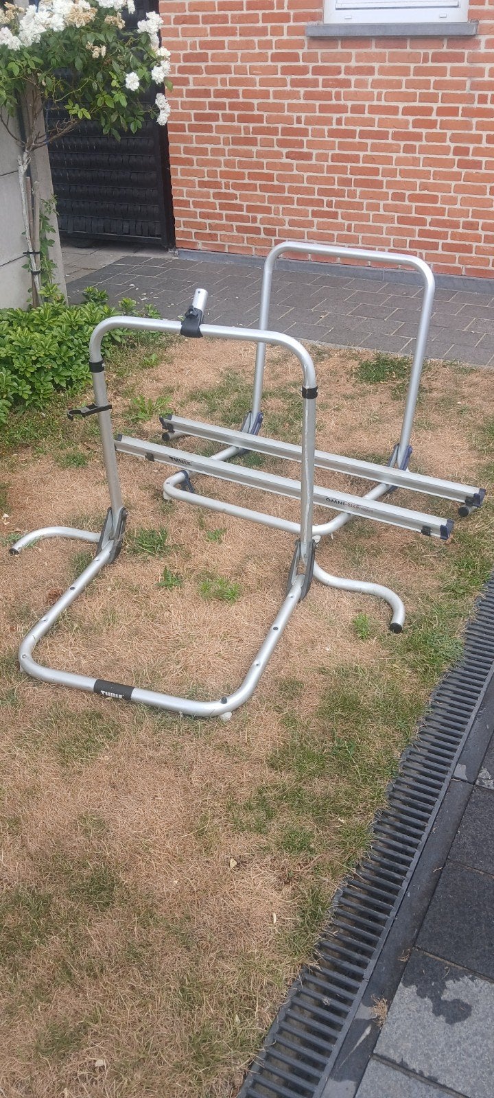 fietsendrager 2x thule mobilhome/caravan montage achteraan., Caravans en Kamperen, Mobilhomes, Particulier, Fietsendrager