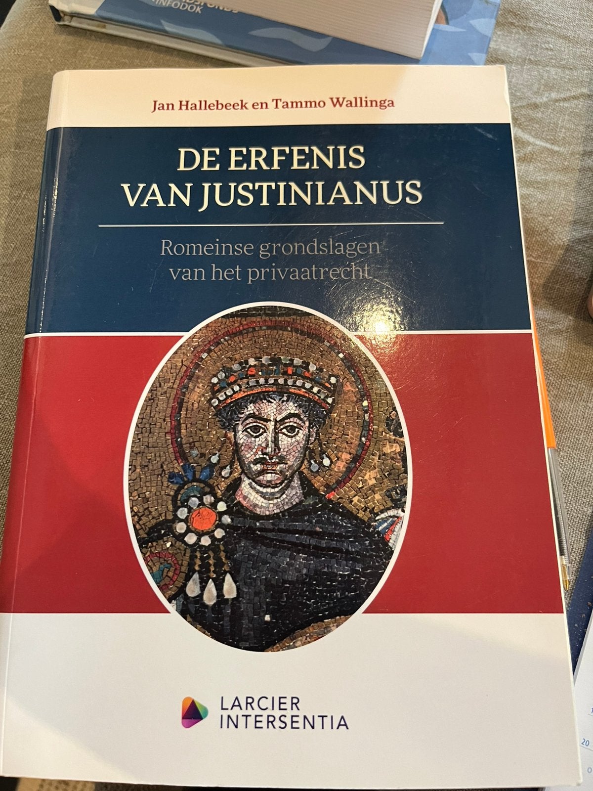 Boek de ergenis van justinianus, Timbres & Monnaies, Enlèvement ou Envoi, Livre ou Ouvrage de référence