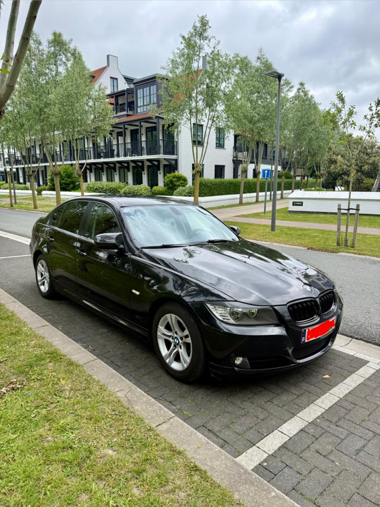 BMW E90 316D 2011, Auto's, Zwart, Zwart, Particulier, Dealer onderhouden