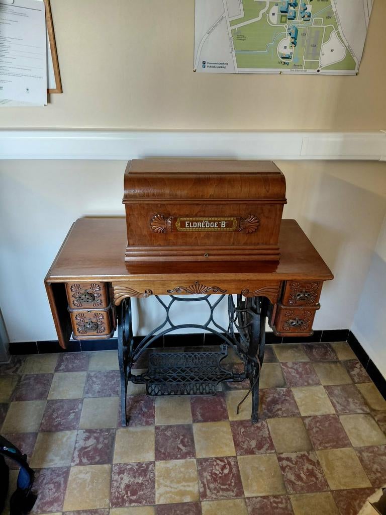 Vintage naaimachine "the eldredge B", Ophalen