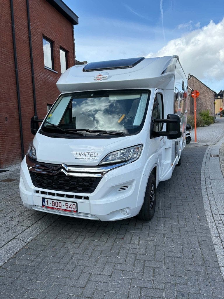 Burstner Lyseo 690G Limited Edition in perfecte staat, Caravans en Kamperen, Ringverwarming, 6 tot 7 meter, Luifel, Particulier