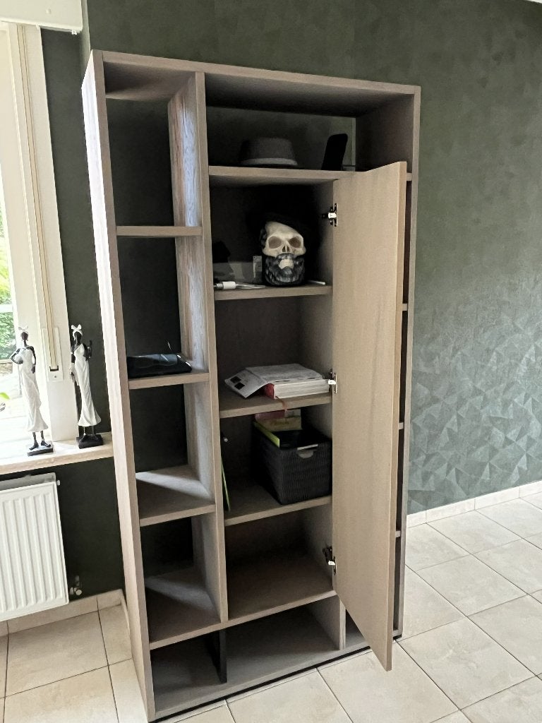 Moderne eiken boekenkast, Ophalen, Met deur(en), 50 tot 100 cm, Zo goed als nieuw
