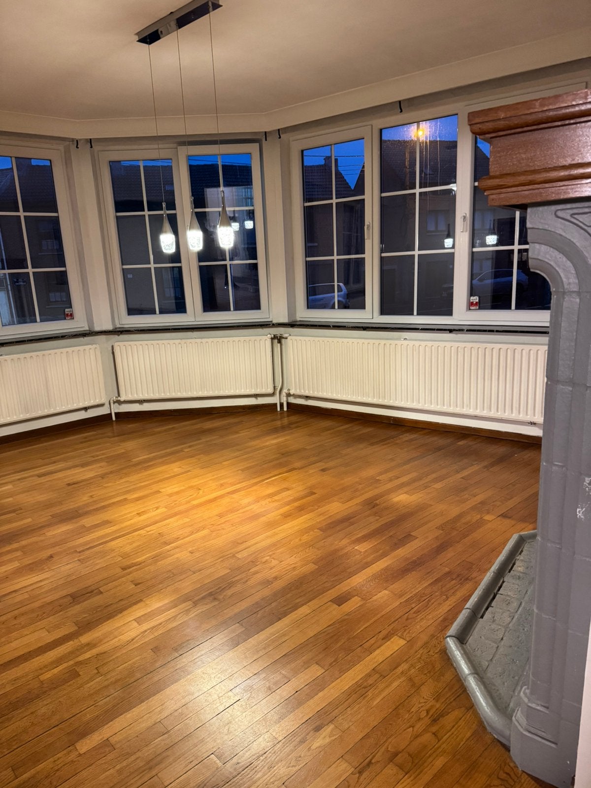Apparemment rez de chaussée 3 chambres 115m2, Charleroi