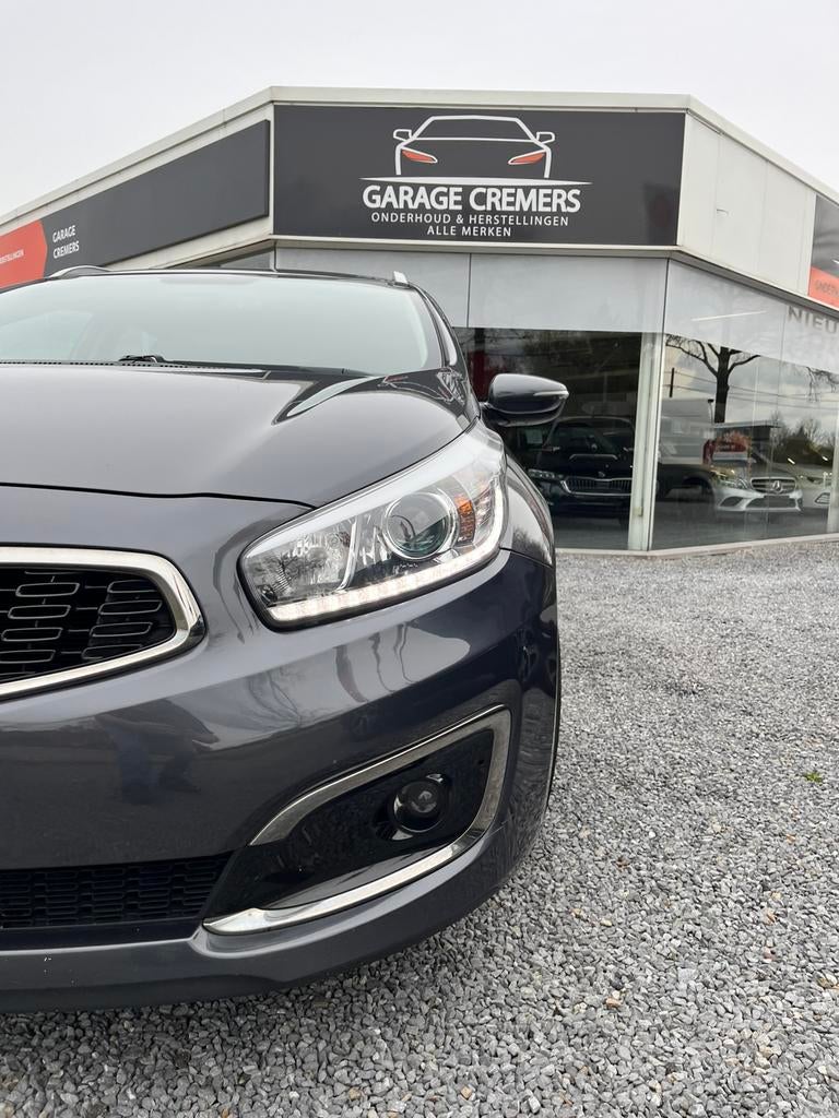 1 jaar garantie Kia Cee d 1.400cc Benzine Euro 6b, Voorwielaandrijving, 4 cilinders, Leder en Stof, Bedrijf