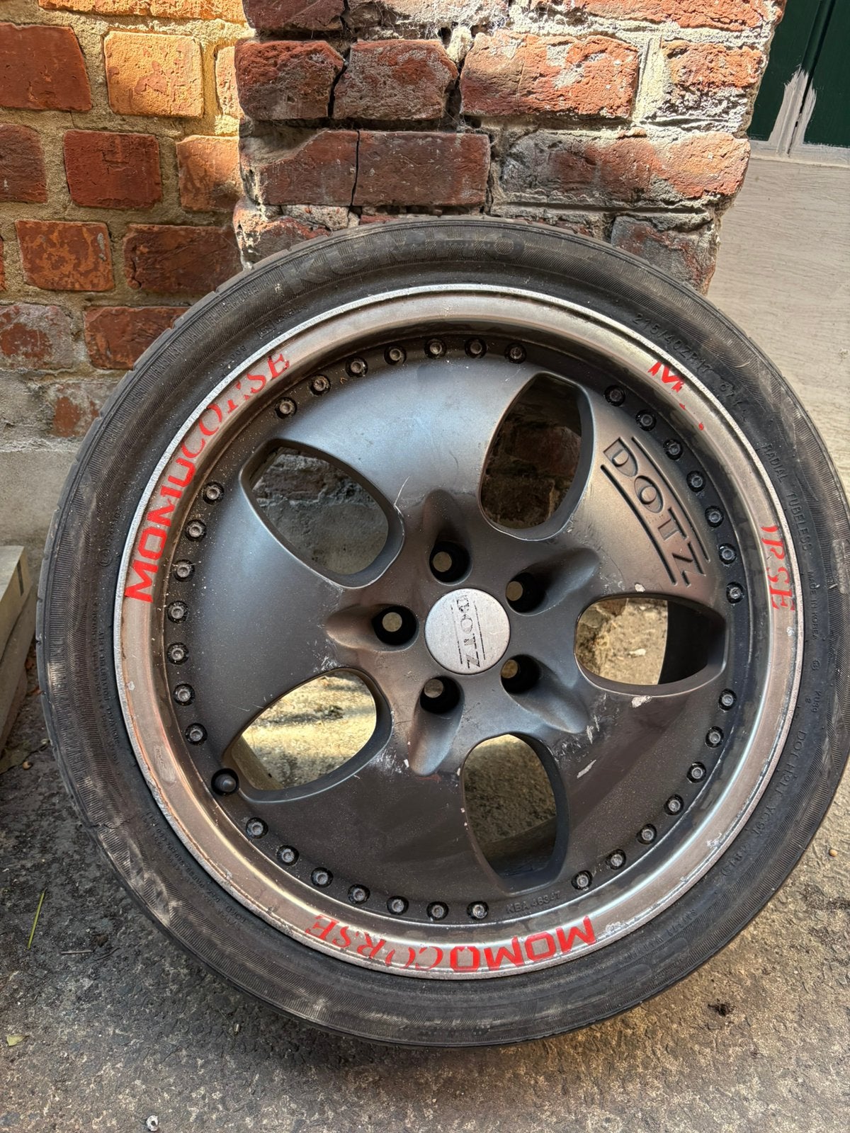 Te koop KUMHO TIRE RIMS, Ophalen, Zo goed als nieuw