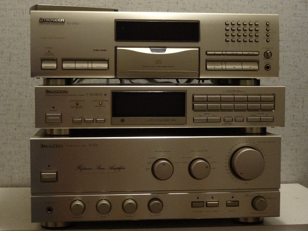 Champagnekleur stereo set Pioneer A-676 + PD-S702 + F-550RDS, Audio, Tv en Foto, Ophalen of Verzenden, Zo goed als nieuw, 60 tot 120 watt