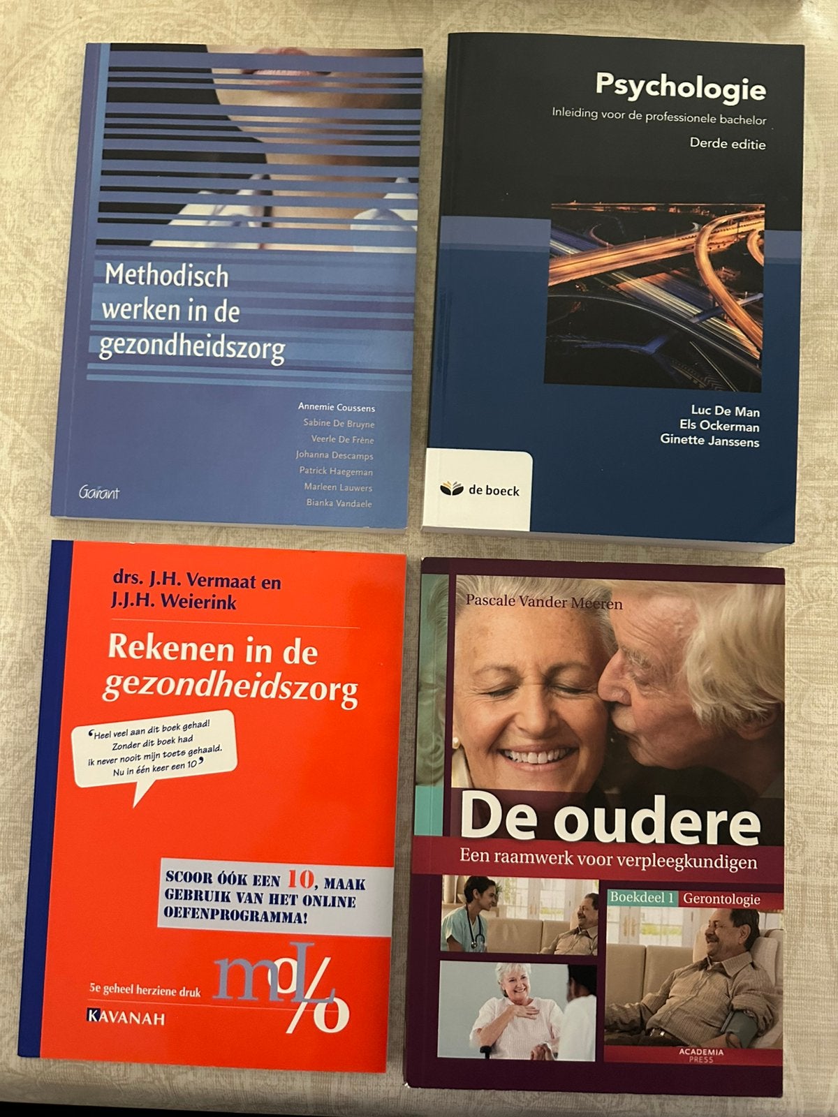 Handboeken verpleegkunde 1e en 2e jaar PRIJZEN BESPREEKBAAR, Ophalen, Zo goed als nieuw