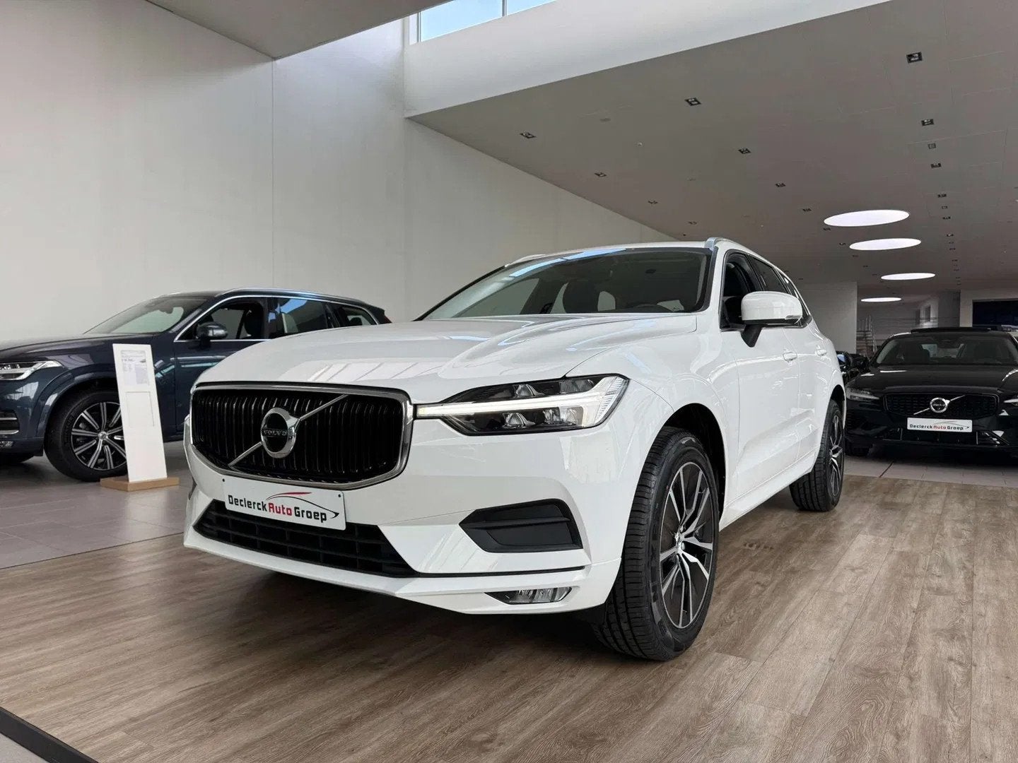Volvo XC60 B4 *MOMENTUM PRO*VELE OPTIES*MODEL 2022*13.000KM, Auto's, Automaat, 197 pk, Gebruikt, 1969 cc