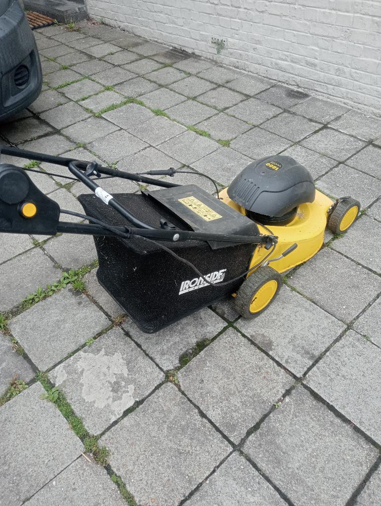 Tondeuse a gazon, 30 à 39 cm, Enlèvement, Utilisé, Bac de ramassage