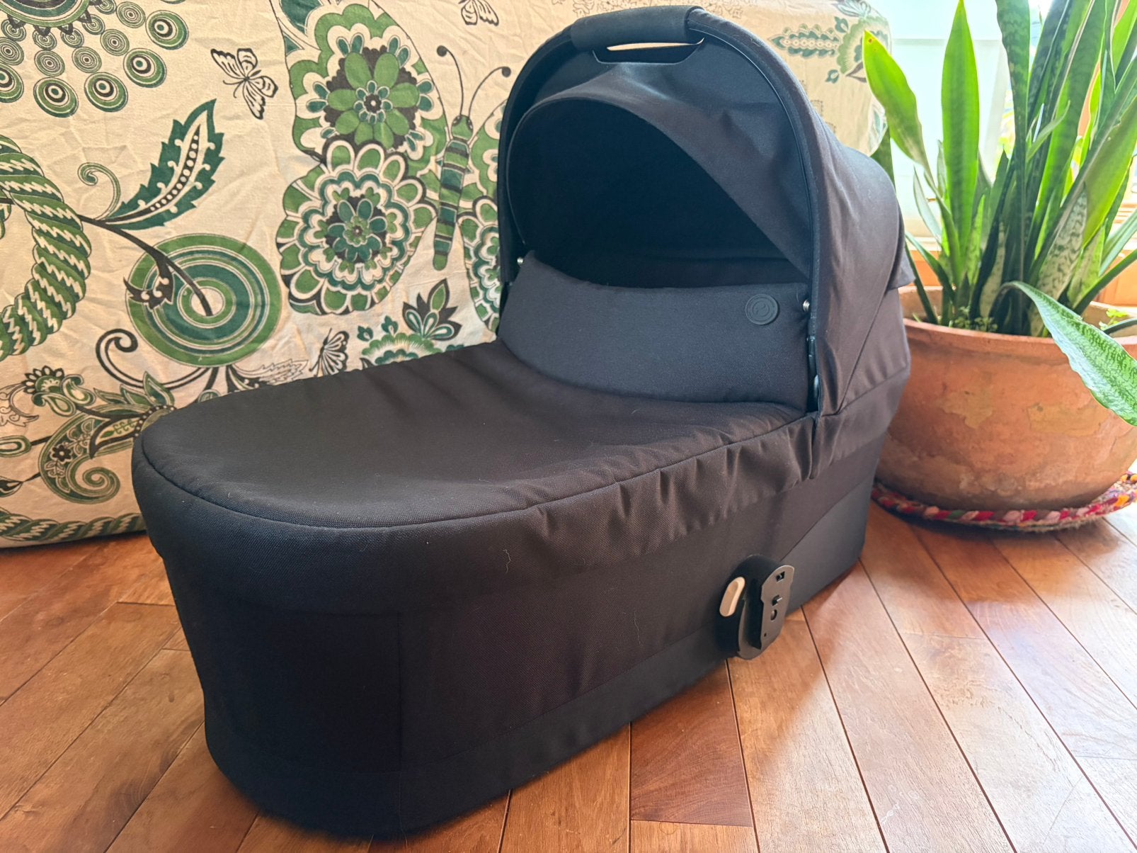 Cybex Cot S Lux - Moon Black, Ophalen of Verzenden, Zo goed als nieuw, Wieg