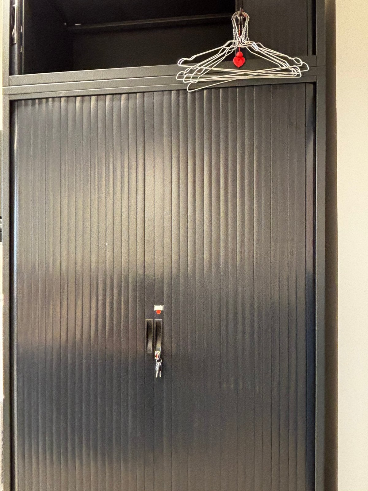 Armoires metalliques de bureau à volet coulissant, Avec serrure, 100 à 150 cm, Enlèvement, Utilisé