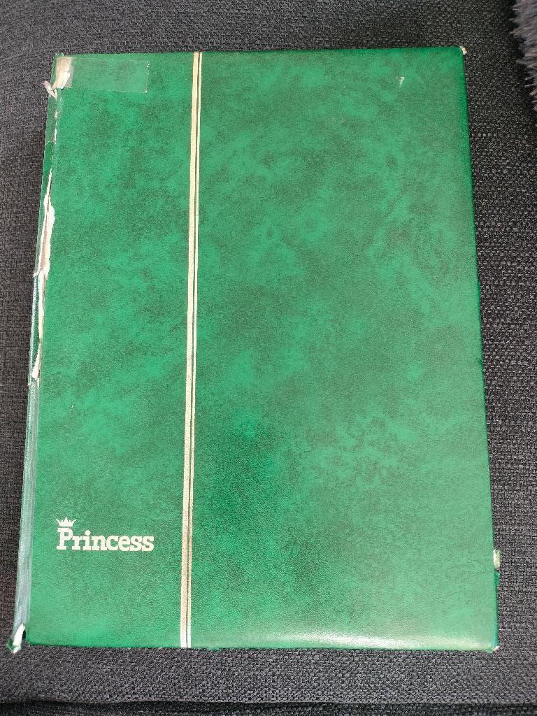 dik groen postzegelalbum merk Princess met 48 zwarte blz., Verzenden, Verzamelalbum