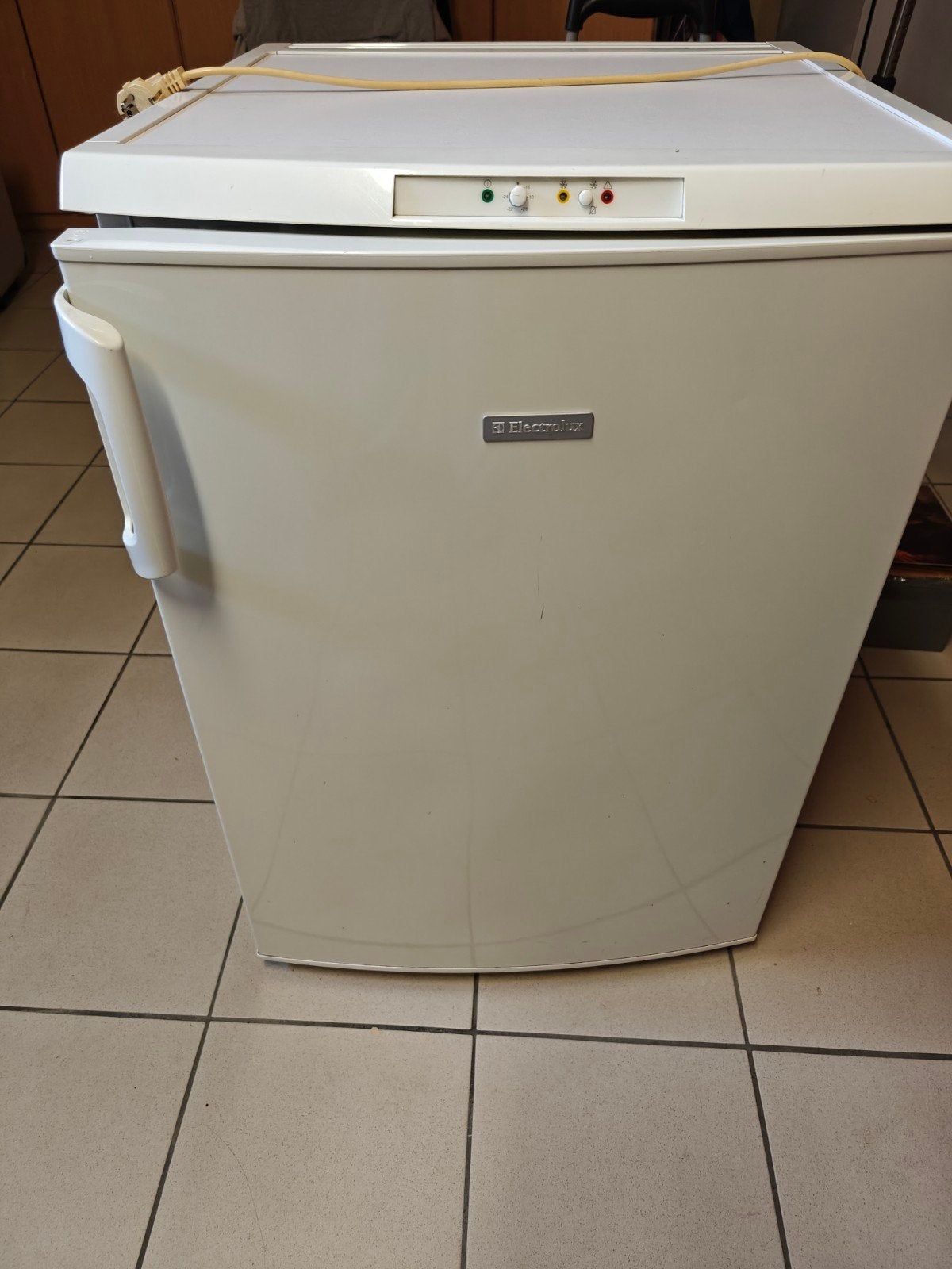 diepvries met 3 lades en 1 kleine lade. merk electrolux, Elektronische apparatuur, Ophalen, Gebruikt, Vrijstaand, Vrieskast