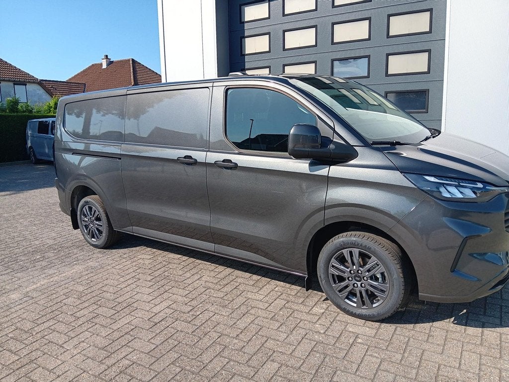 Ford Transit Custom Limited VAN L2 170pk adapt cr,BLIS trekh, Stof, Lichtsensor, 4 cilinders, Bedrijf