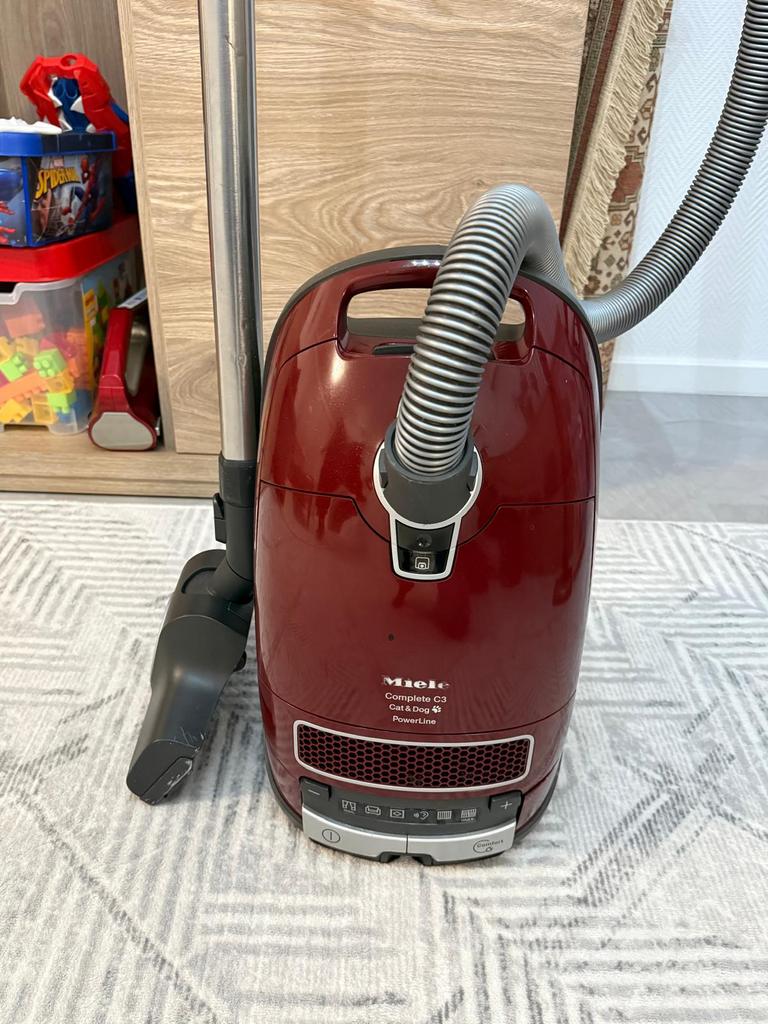 Miele Stofzuigers in Top staat!, Ophalen, Zo goed als nieuw, Stofzuiger