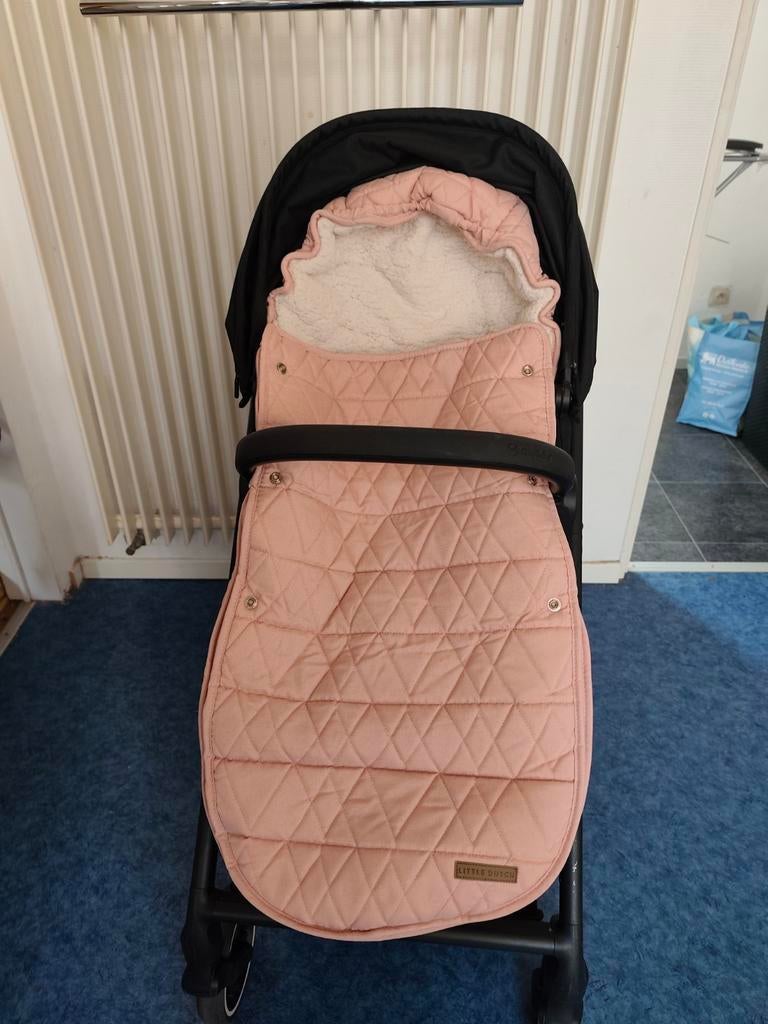 2 buggy hoes, Enlèvement