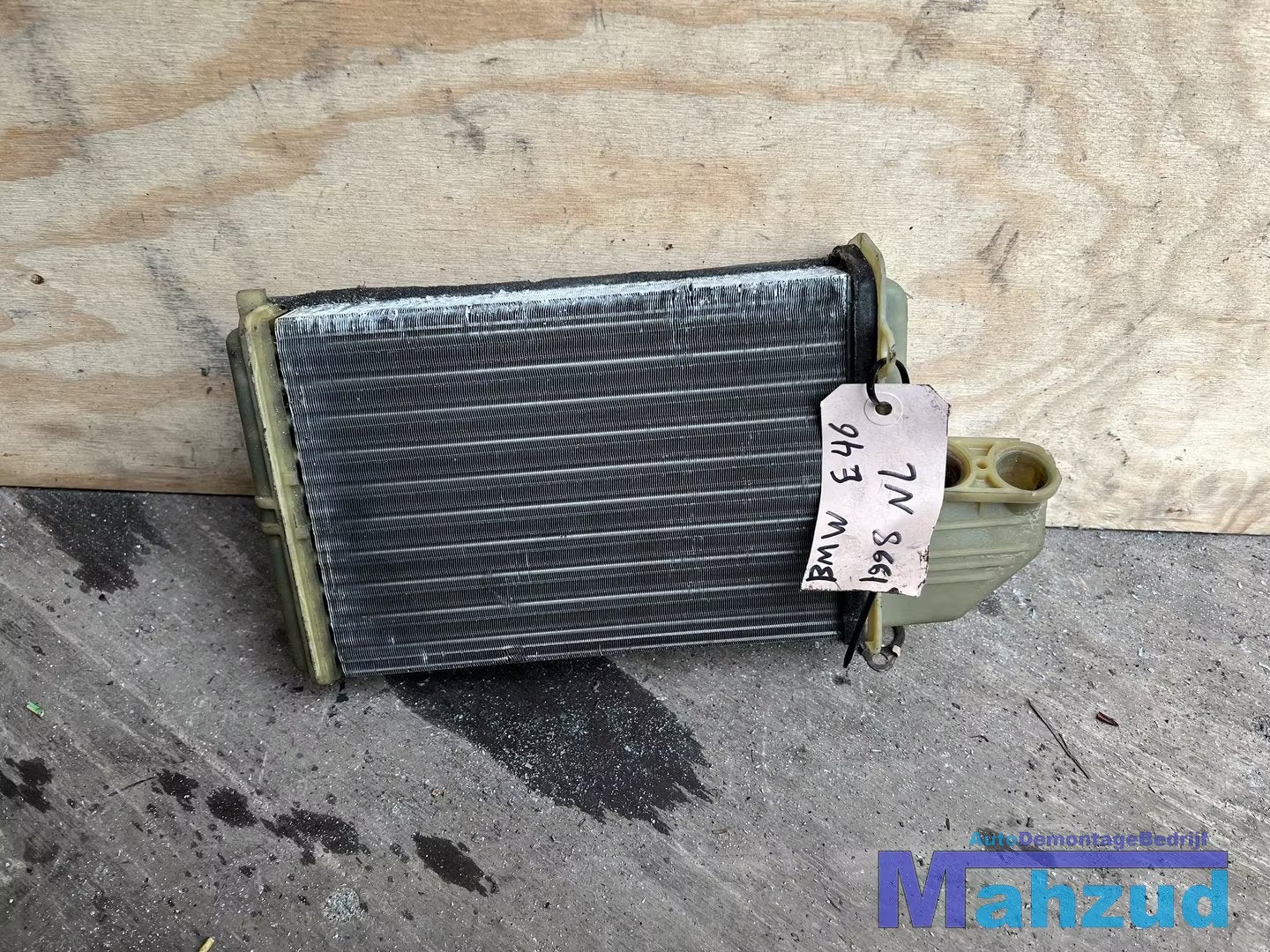 BMW 3 SERIE E36 Kachelradiateur 1993-1998, Petuelring 130
80788  Munich, DE, Info@bmw.de, Utilisé, BMW