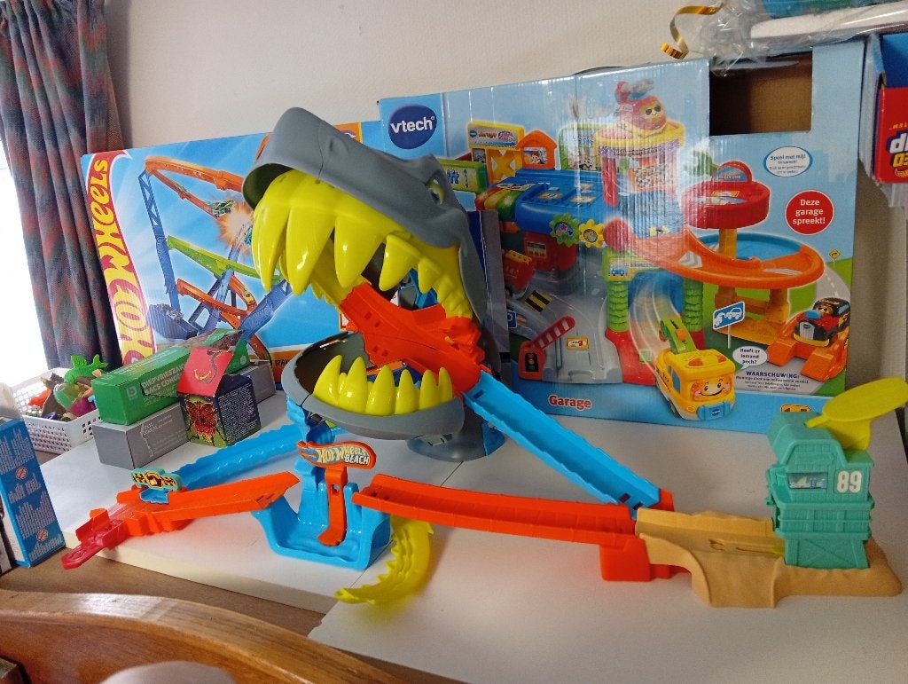 hotwheels haai, Kinderen en Baby's, Ophalen, Racebaan, Zelf te bouwen, Zo goed als nieuw