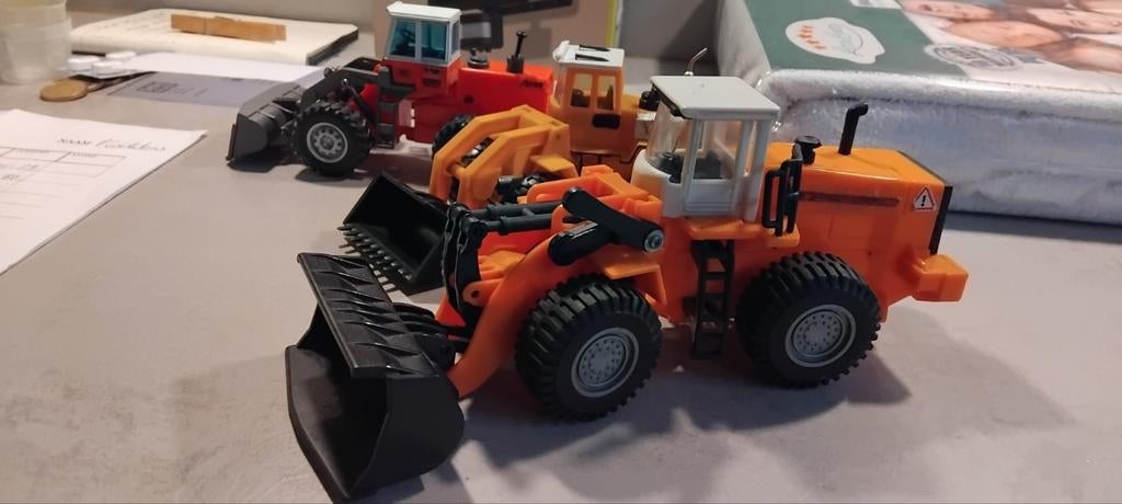 Bulldozers schaal 1/50 en 1/43, Hobby en Vrije tijd, Ophalen