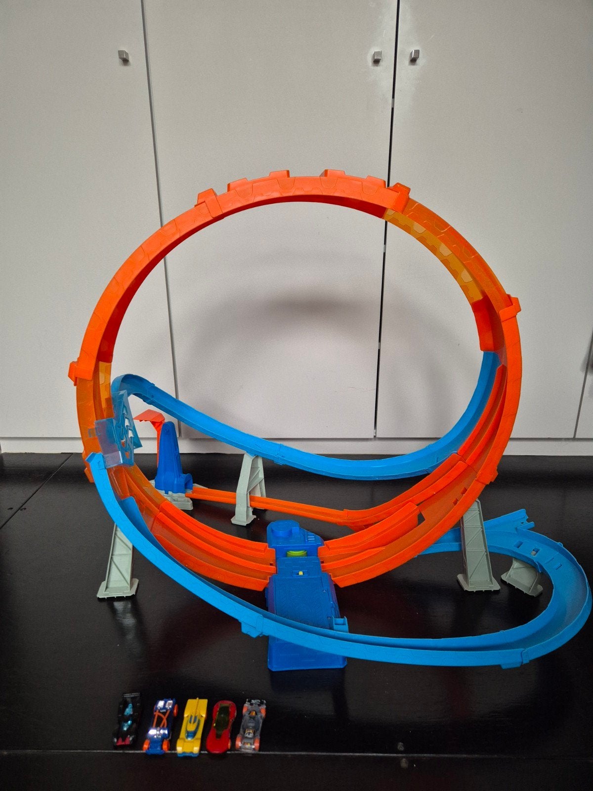 Hot Wheels wervelende looping, Ophalen, Hot Wheels