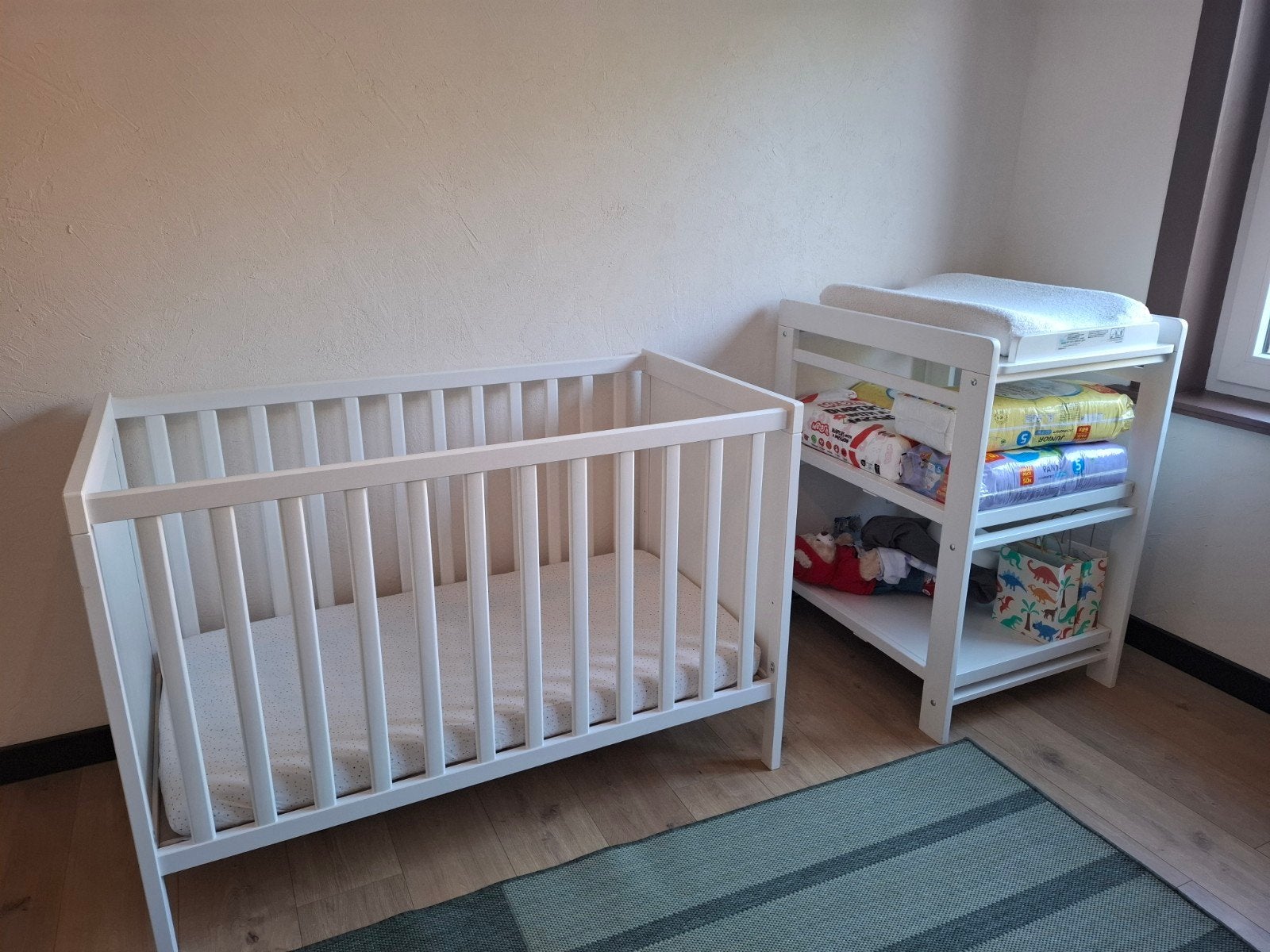 babybed en ververstafel., Ophalen, Rond