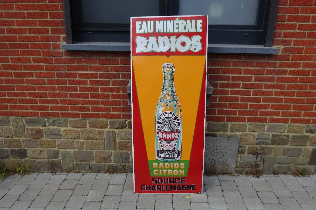 Originele emaille plaat met mineraalwater uit 1934 Radios, Ophalen, Gebruikt, Reclamebord