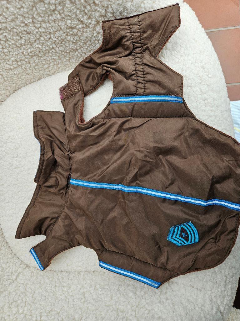 Hondenjas bruin gevoerd 30 cm, Dieren en Toebehoren, Hondenkleding, Ophalen of Verzenden, Gebruikt, Hondenjas