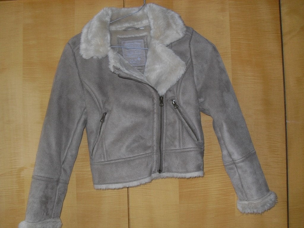 vestje "here there" maat 134 warm, Kinderen en Baby's, Kinderkleding | Maat 134, Jongen of Meisje, Trui of Vest, Ophalen of Verzenden