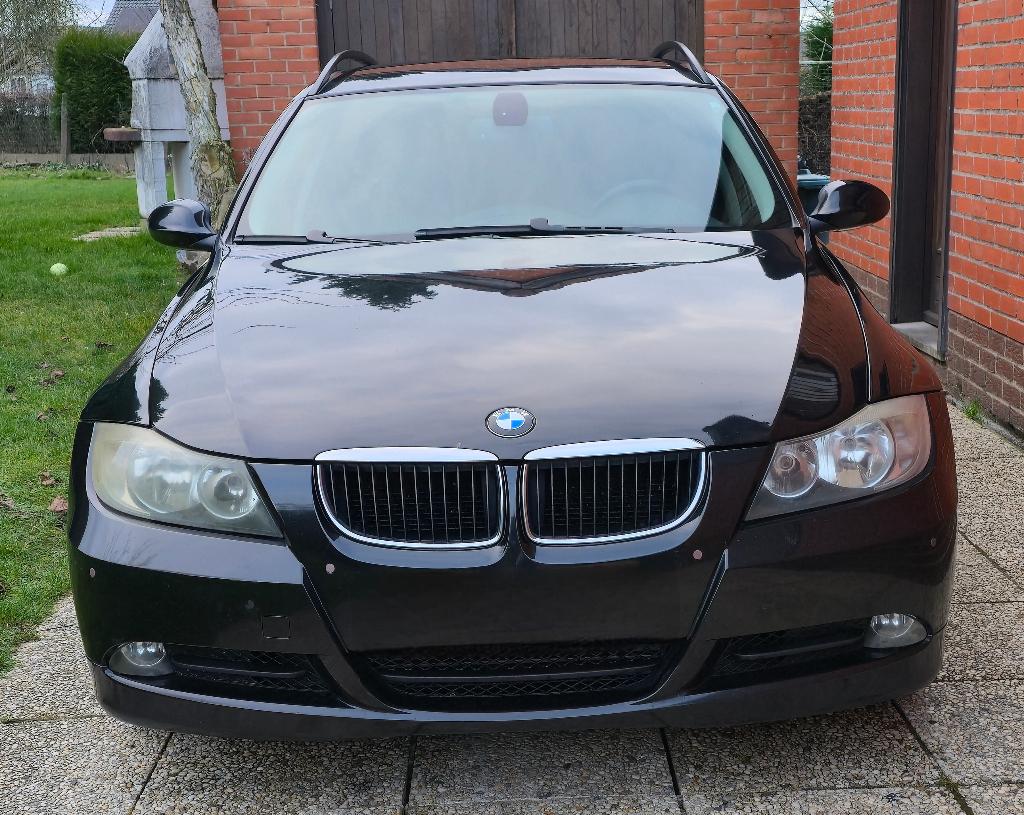 Bmw 320D moteur m47, Autos, BMW, Particulier, Série 3, ABS, Caméra de recul, Airbags, Air conditionné, Climatisation automatique