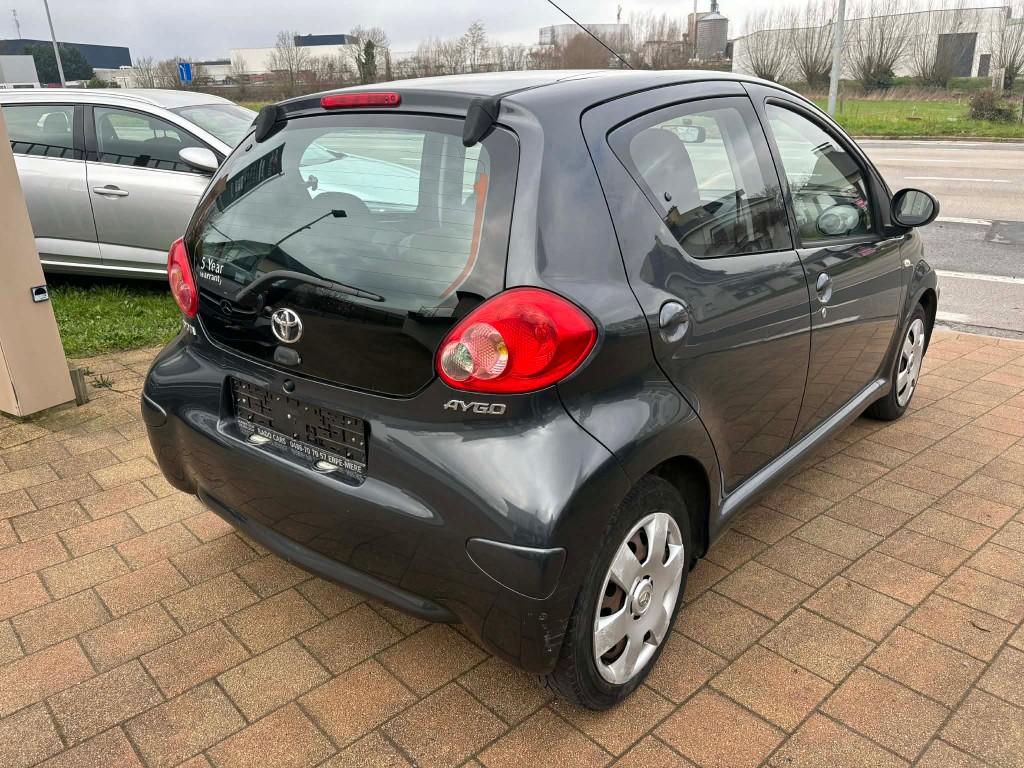 Toyota Aygo benzine, Autos, Toyota, Argent ou Gris, Achat, 50 kW, Entreprise