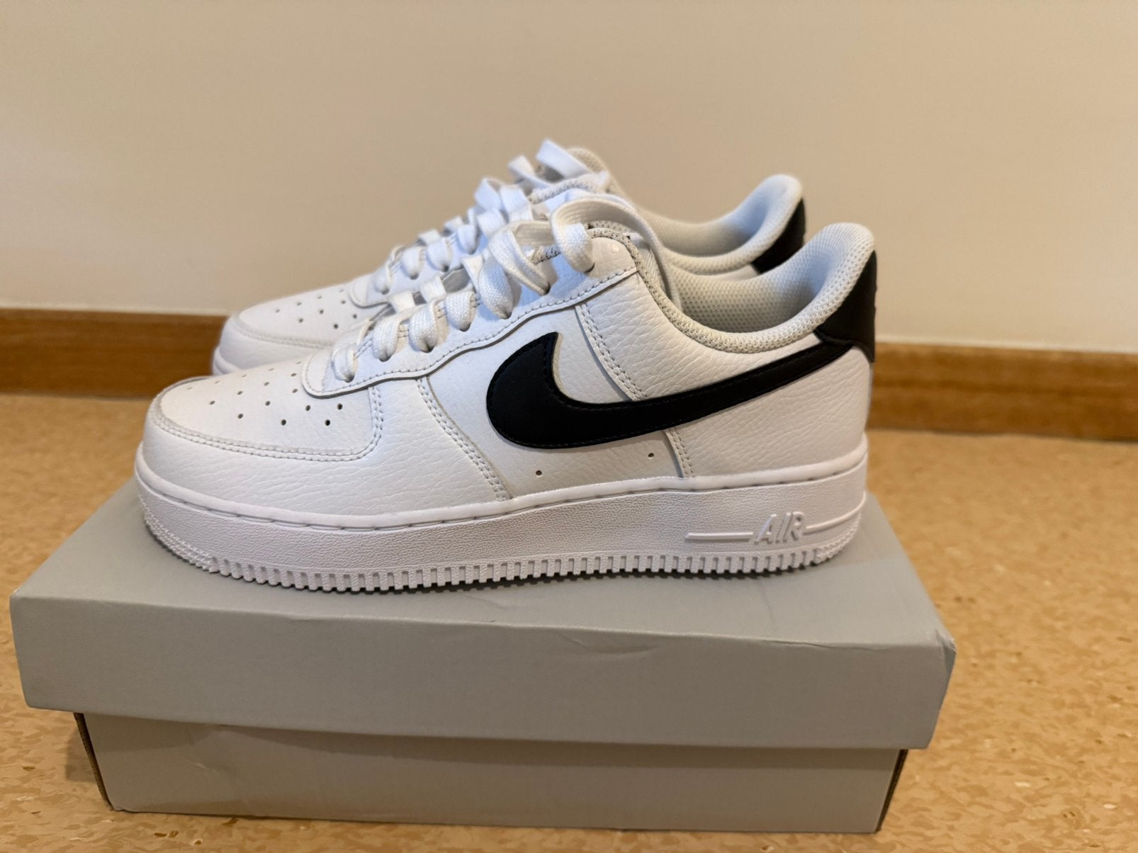 Chaussure nike original taille 38 neuf jamais porter, Ophalen of Verzenden, Zo goed als nieuw