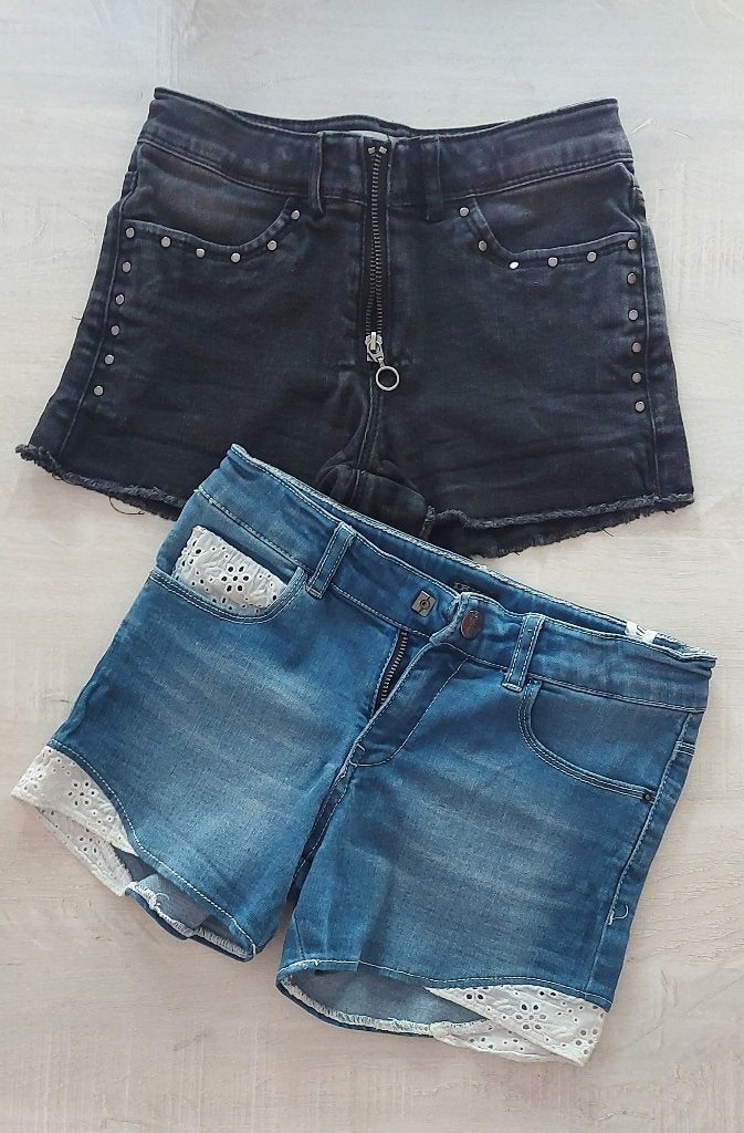 2 shorts en jeans d'été 10 ans/140cm IKKS, Pantalon, IKKS, Enlèvement, Utilisé