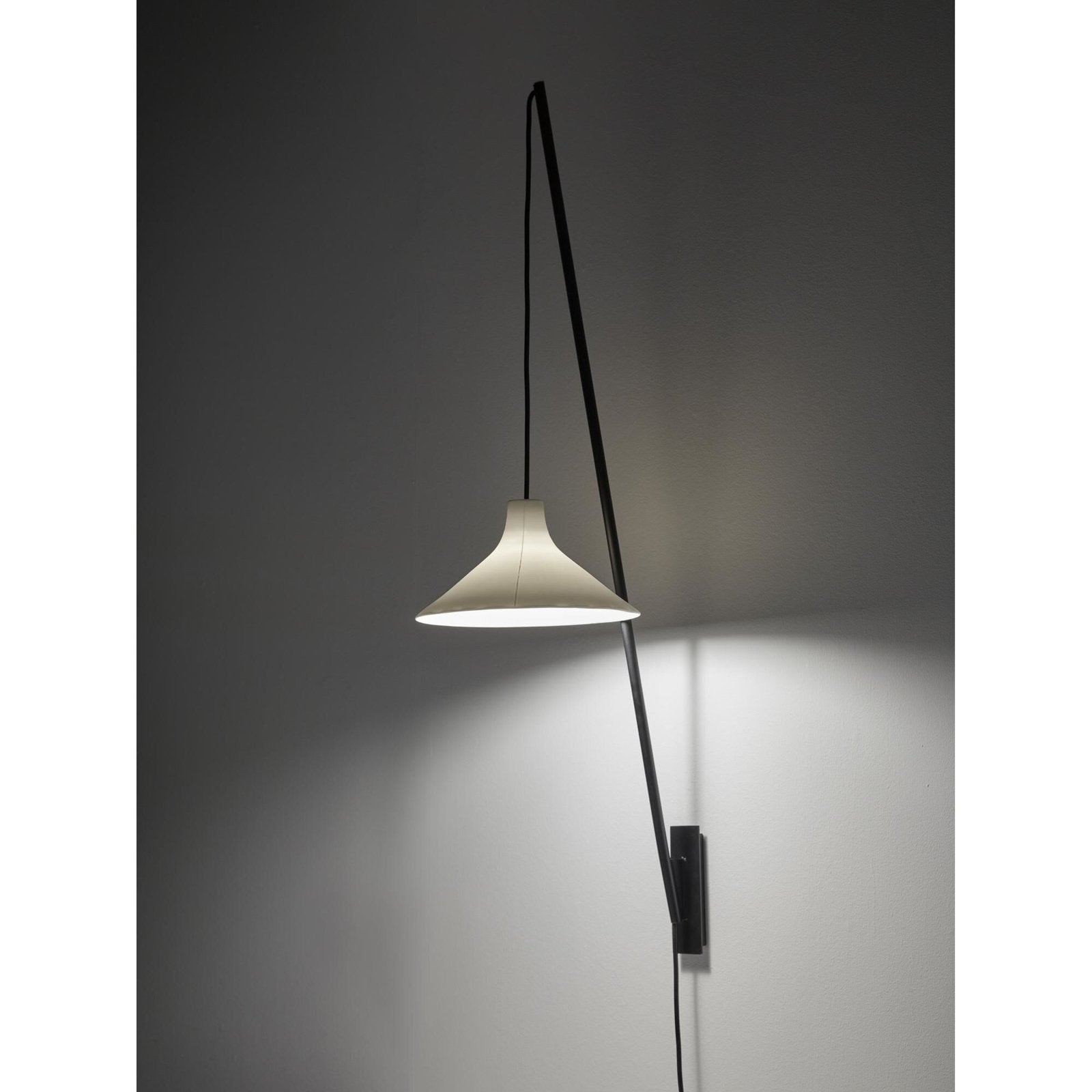 2 stuks Serax seam wandlamp S, Ophalen, Zo goed als nieuw, Wandlamp