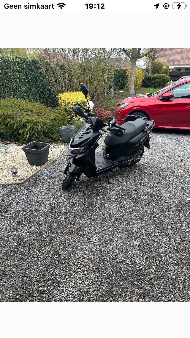 brommer sym type jet 4 rx 50 zwart met valbeugels jet 4 rx, Ophalen, Zo goed als nieuw