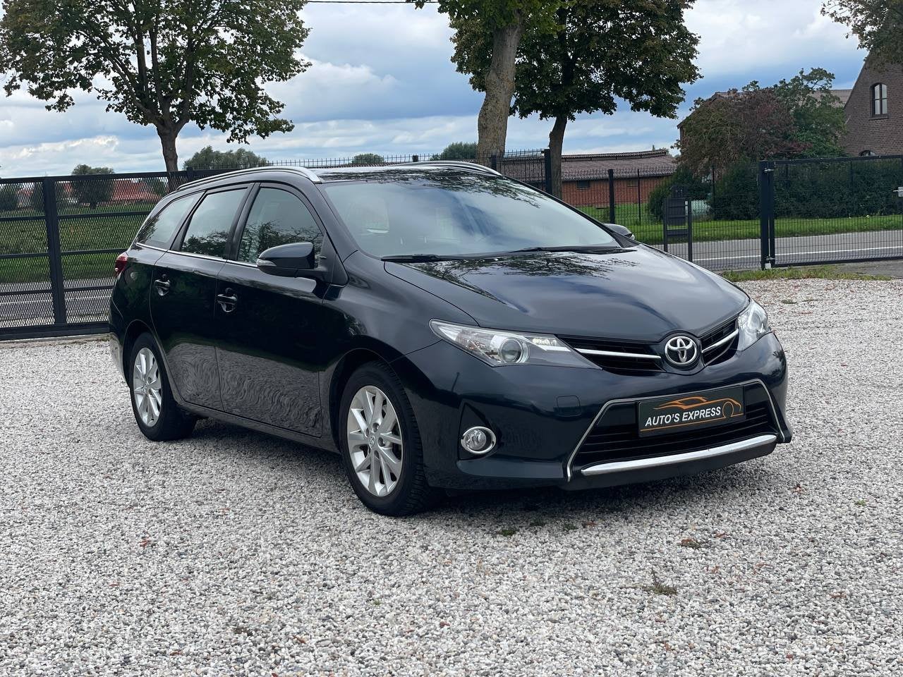 Toyota Auris, 1295 kg, Entreprise, 65 kW, Boîte manuelle