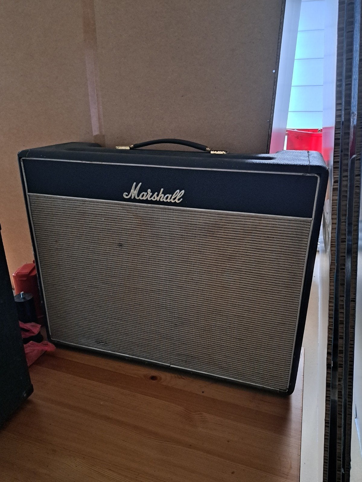 Marshall bluespeaker, Ophalen