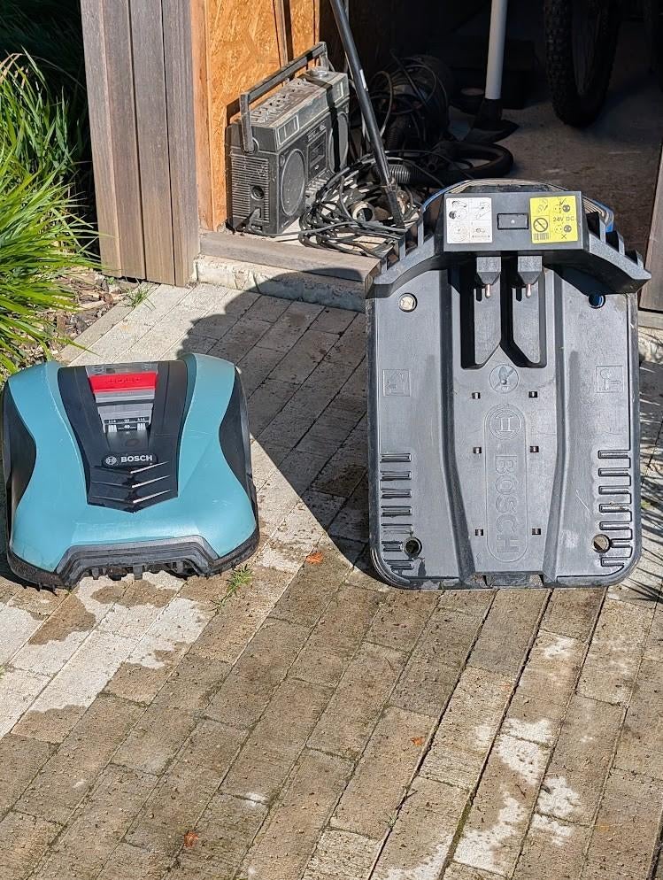 Bosch Indego m 700, Jardin & Terrasse, Tondeuses robotisées, Utilisé, Moins de 20 cm, Enlèvement
