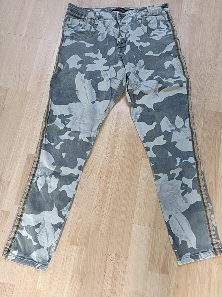 Pantalon style camouflage, Kleding | Dames, Broeken en Pantalons, Ophalen of Verzenden