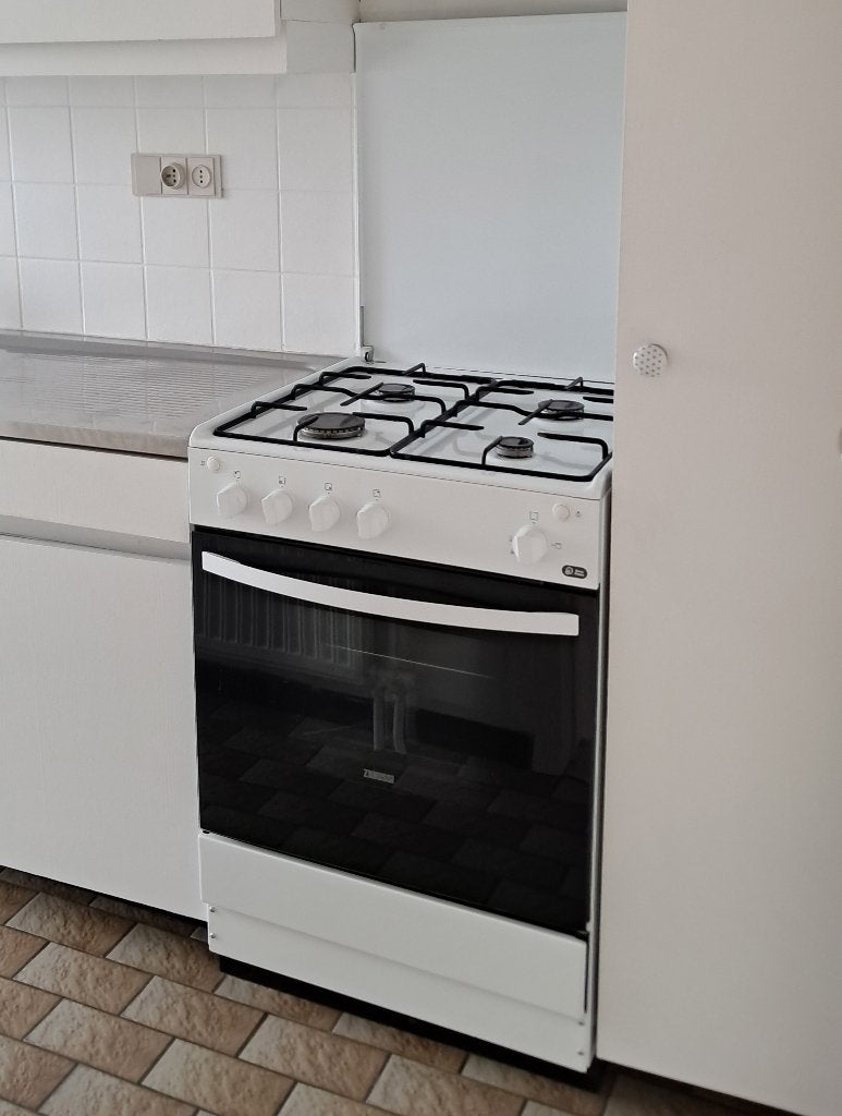 Zanussi gasfornuis vrijstaand, Elektronische apparatuur, Fornuizen, Ophalen, Gebruikt, 4 kookzones, 85 tot 90 cm