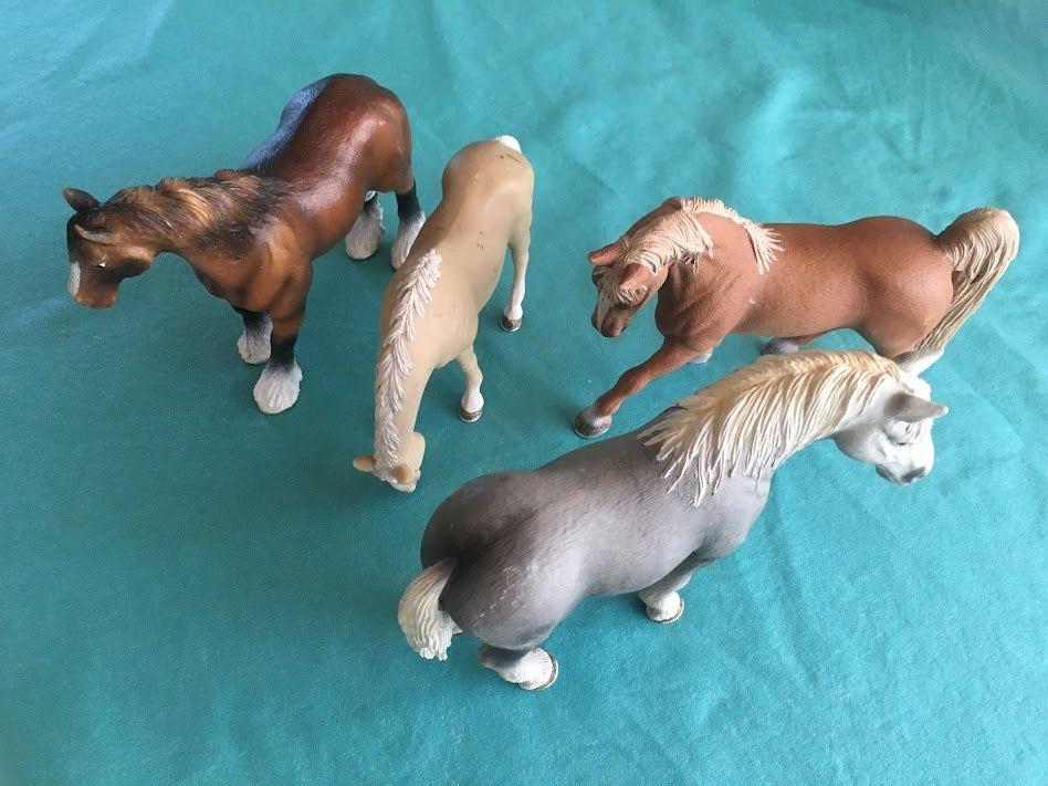 3 paarden Schleich + 1 paard Collect A, Collections, Collections Animaux, Cheval, Enlèvement ou Envoi