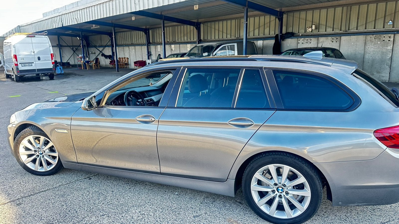 BMW 520D* 12/2013*Euro6B* 2l diesel* Automaat* 326.000km, Argent ou Gris, https://public.car-pass.be/vhr/3977f945-ead0-49da-a43d-1eec11088c3a