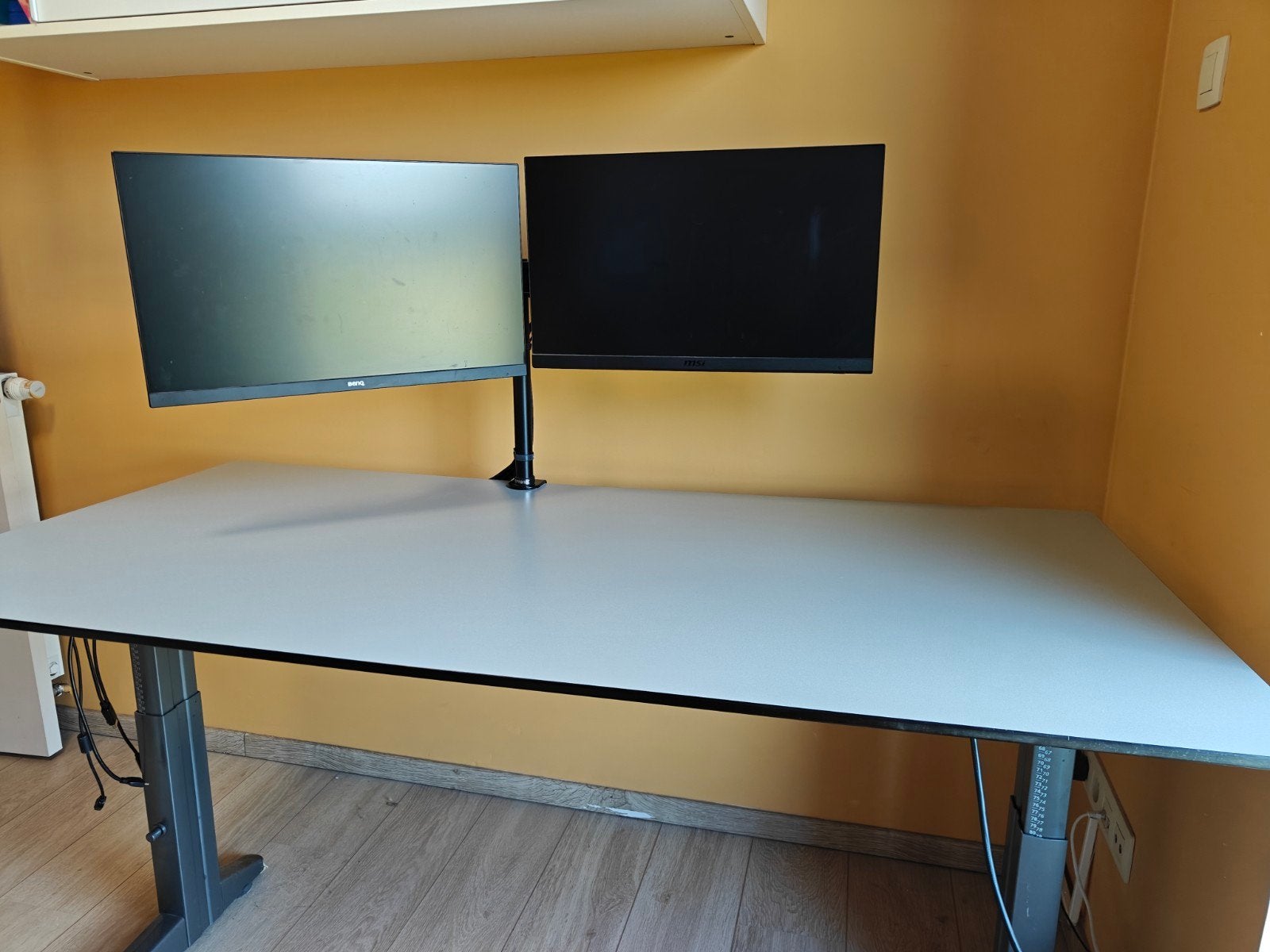 height adjustable desk, Ophalen, Gebruikt, 70 tot 120 cm, 120 tot 170 cm