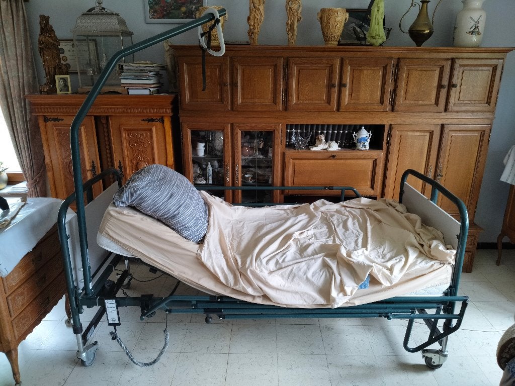 Lit d'hôpital, Divers, Enlèvement, Utilisé